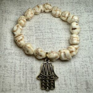 New White Howlite Beaded Bracelet w/Hamsa Hand Charm, Handmade 🧘‍♀️